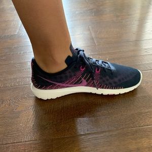 Nike Flex Women’s sneakers size 7